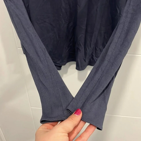 Aritzia Wilfred long sleeve open  back top size XS - Picture 5 of 13